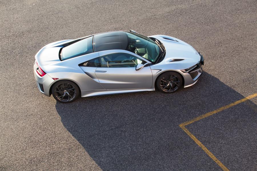  Honda NSX 2016 года  (фото 11 из 29)